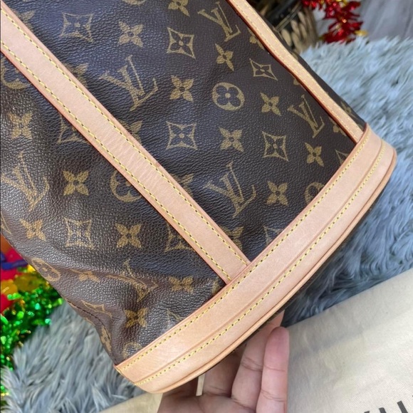 - 🌟 LIKE NEW❤️ LOUIS VUITTON BUCKET GM SHOULDER BAG - Picture 12 of 16